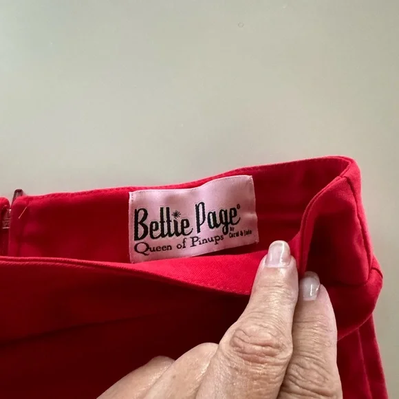 NWT Bettie Page Red Capris Peddle Pushers - Picture 2 of 7